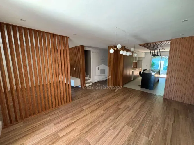 Casa de Condomínio à Venda em Itaipu