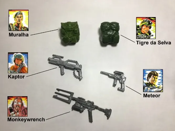 Lote de Acessórios (Armas e Mochilas) Comandos em Ação/Cobra - Estrela