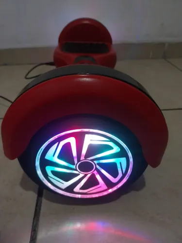 Hoverboard led colorido e bluetooth. Carregador, caixa e manual.  Obs: trocar a bateria.