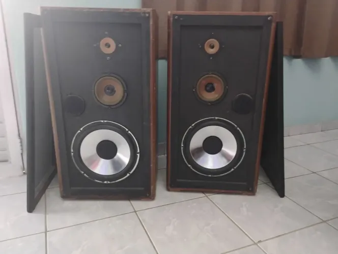 Caixas de som todo perfeitas funcionando tudo