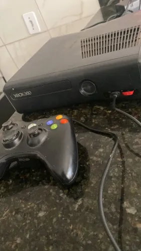 Xbox 360 pra hoje, 1 controle +jogos