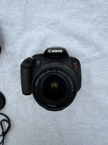 Câmera Canon EOS 550D