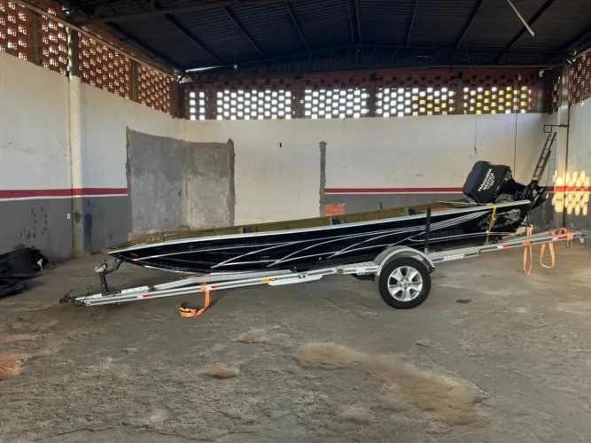 Kit barco + motor 50hp + carreta random