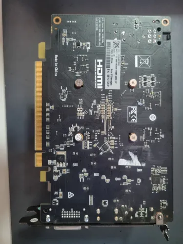 placa de vídeo AMD Radeon RX 560 (4GB GDDR5) XFX.
