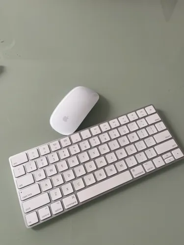 Mouse Apple A1657 EMC2923 + Teclado Apple A1644 EMC2815. Sem carregador