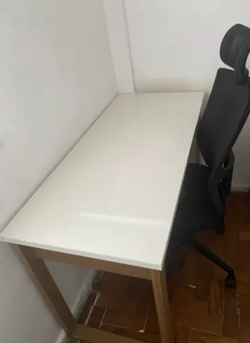escrivaninha + cadeira de escritório