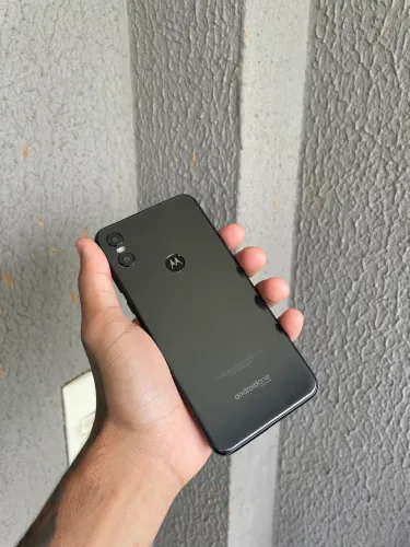 Motorola One - Preto 