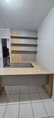 Móvel planejado para escritório em MDF - Bancada em L
