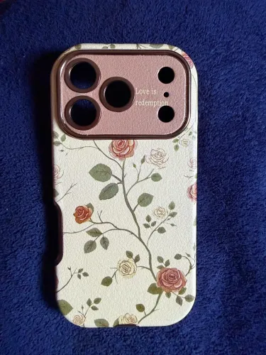 Vendo 4 cases iPhone 17 pro, Novas.