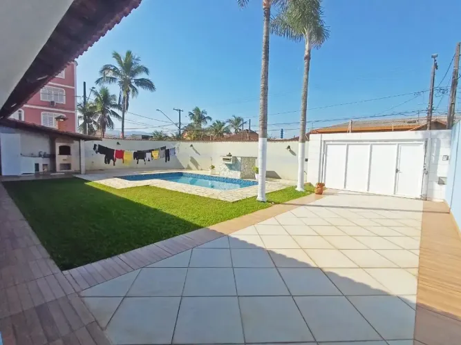 Casa com piscina, 4 vagas, 306 metros quadrados com 2 quartos em Caiçara - Praia Grande - 