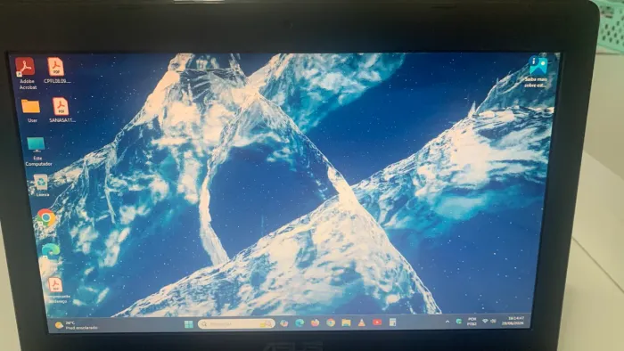 Asus IMPECÁVEL pouco uso . 