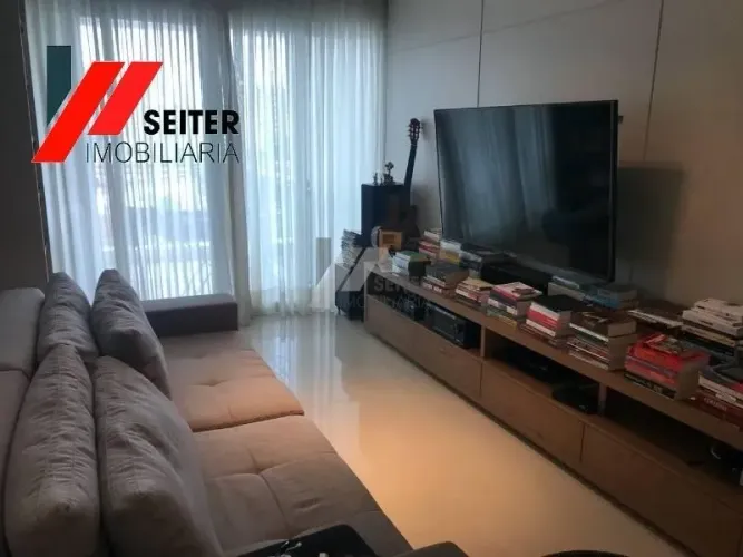 Apartamento 3 dormitórios com suite à venda centro Florianopolis