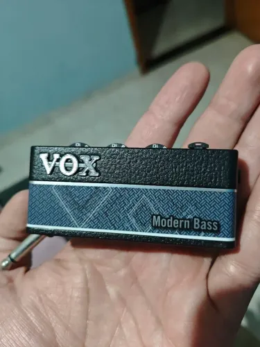 Mini amplificado Vox modern bass