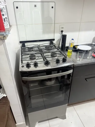 Fogão Inox Elektrolux convertido a gás Gn (apartamento)