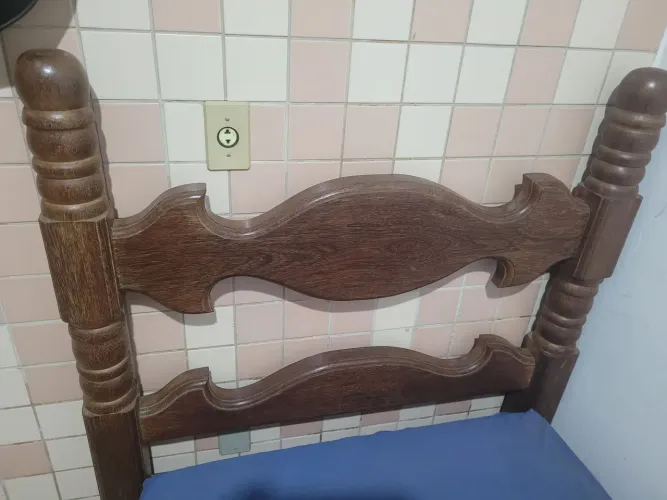 Cama de sucupira, maciça
