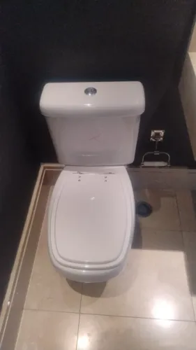 Kit Vaso Sanitário Deca com Caixa Acoplada e Tampa