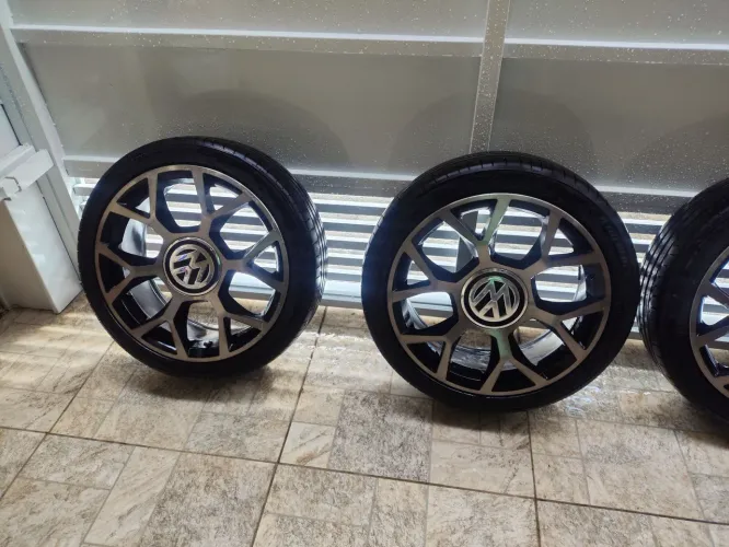 Rodas + Pneus aro 17 Vw 4x100