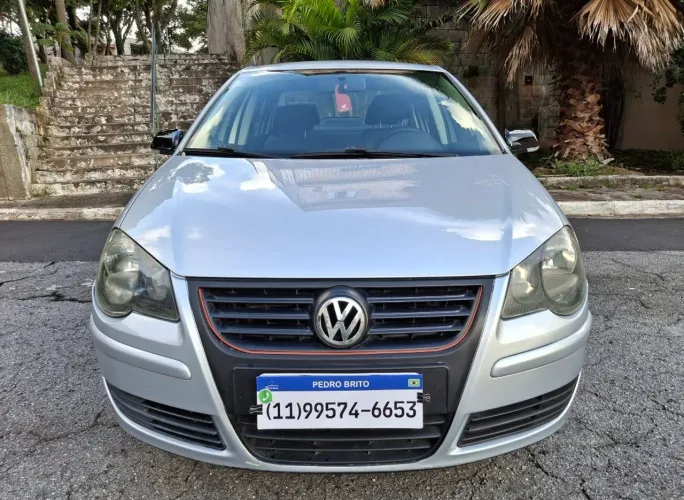 Volkswagen Polo Sed. Comfort. 1.6 MI Tot. Flex 8V 2012