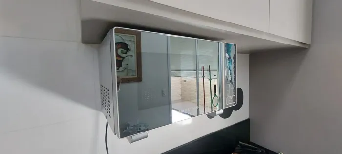 Microondas Brastemp 20L espelhado