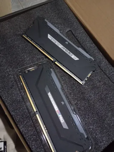 Memória Ram Vengeance Rgb Pro Preto 2x8gb Corsair