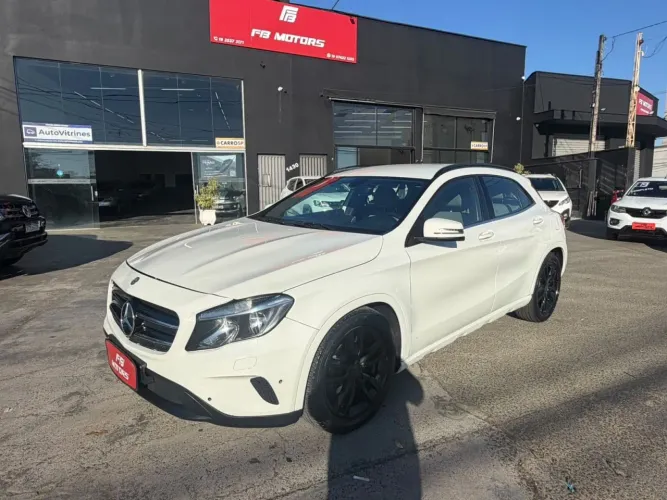 Mercedes-Benz GLA-200 GLA 200 Night 1.6. TB 16V Flex Aut. 2015