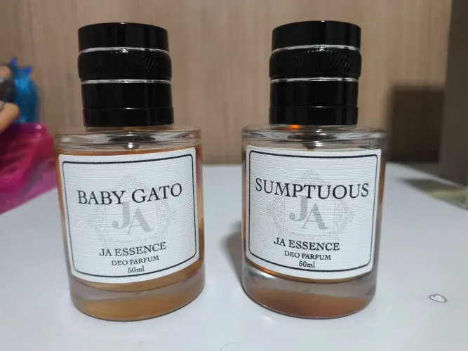 Kit Perfumes ja essence sumptuous e baby gato