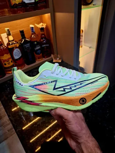 Tênis Corrida Com Placa de Carbono N 42
