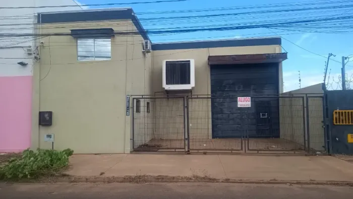 Barracao 300m2 proximo Av das Bandeiras e Manoel da Costa LIma