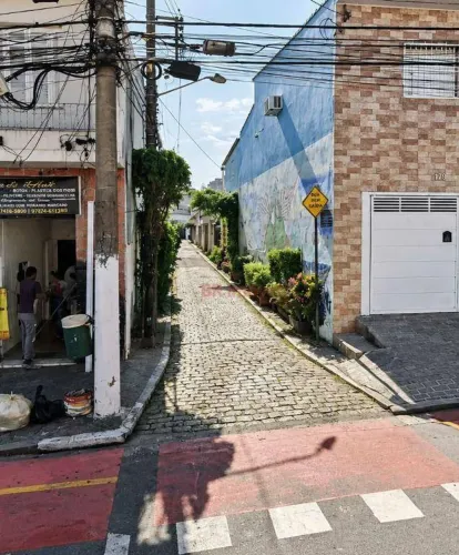 Sobrado com 2 dormitórios, com garagem na Mooca.
