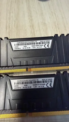 2x Memória Corsair Vengeance LPX Black, 8GB, 2400MHz, DDR4, CL16