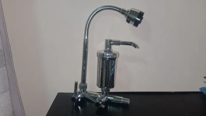 TORNEIRA COM FILTRO E DUCHA FLEXÍVEL - MODELO MODERNO