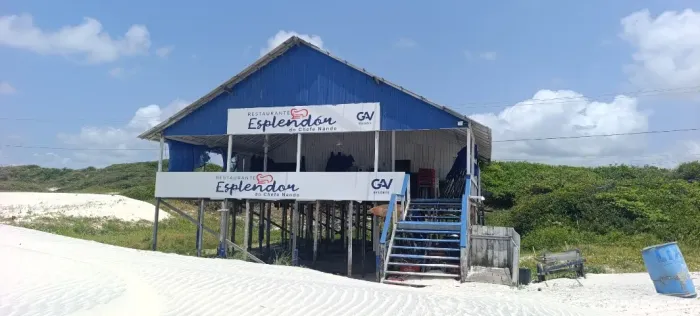 Barraca na praia do atalaia
