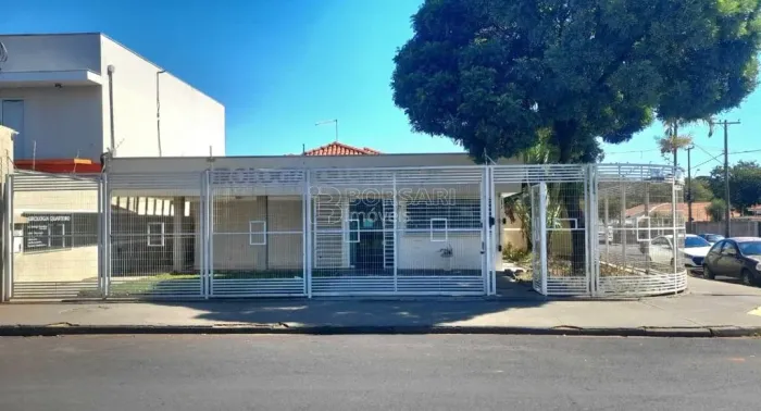 Venda de Casas / Comercial na cidade de Araraquara