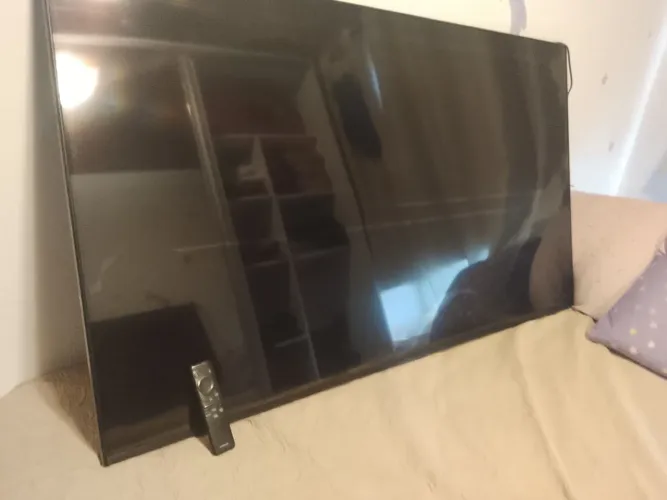 Vende-se tv 65 polegadas para retirada de peças