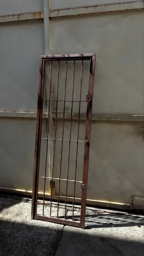 Grade de porta