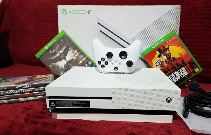 Xbox One S 4k 1TB Impecável Na Caixa + 01 Controle Series + 06 Jogos / Parcelo até 18x