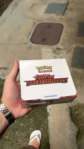 Booster Box Rivais Predestinados Pokémon TCG