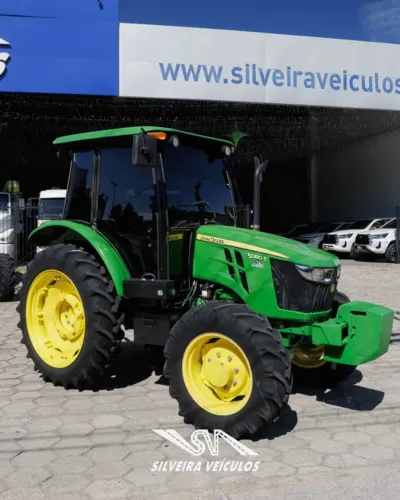 Trator John Deere 5080E - Ano: 2024 - Cabinado 4 x 4