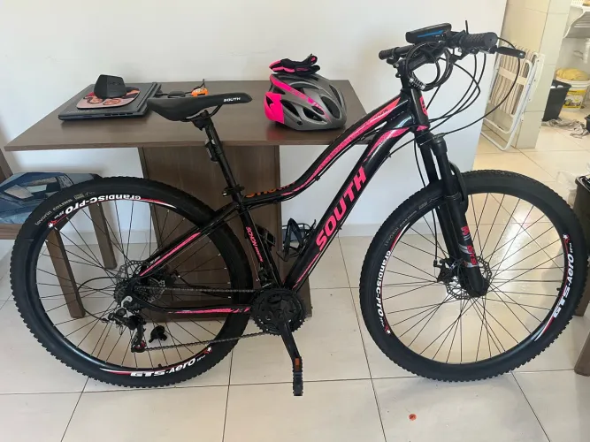 Bicicleta South aro 29 semi nova + itens de segurança