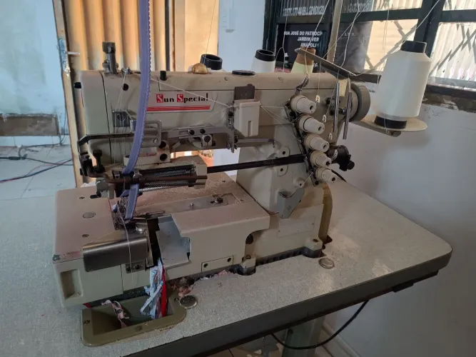 Máquina costura BT