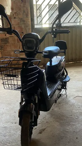 Scooter elétrica 