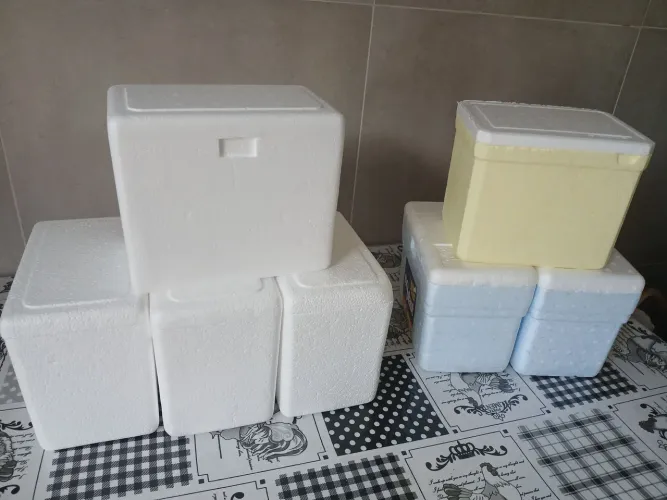 Kit com 3 de caixas de isopor de 3 litros