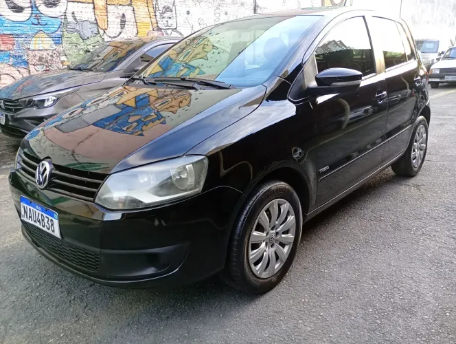Volkswagen Fox 1.0 MI Total Flex 8V 5P 2014