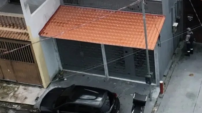 Casa térrea reformada, 3 quartos e garagem - Curió-Utinga