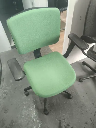 Vendo cadeira executiva. Confortável. Ótimo Custo benefício