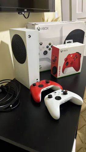 XBOX SERIES S 512GB C/2 CONTROLES ORIGINAIS