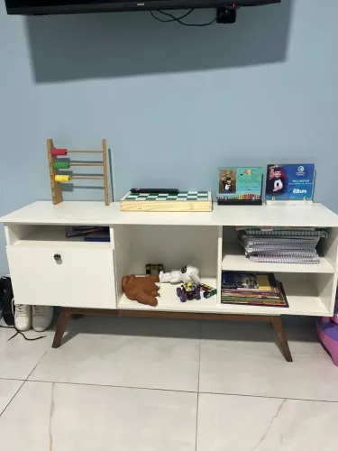 Um estante retrô