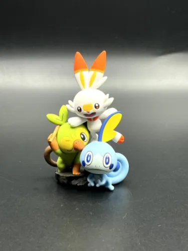 BONECO MINIATURA ESTATUETA POKEMON REGIAO GALAR SCORBUNNY SOBBLE GROOKEY