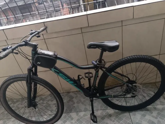 Bike aro 29 KSW azul vitral completa e em perfeito estado. Obs 5 meses de uso 