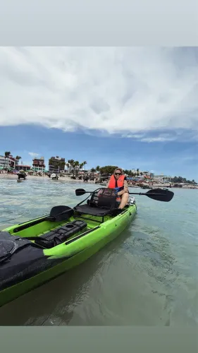 Caiaque  duplo Caiman 135 com motor de popa novo